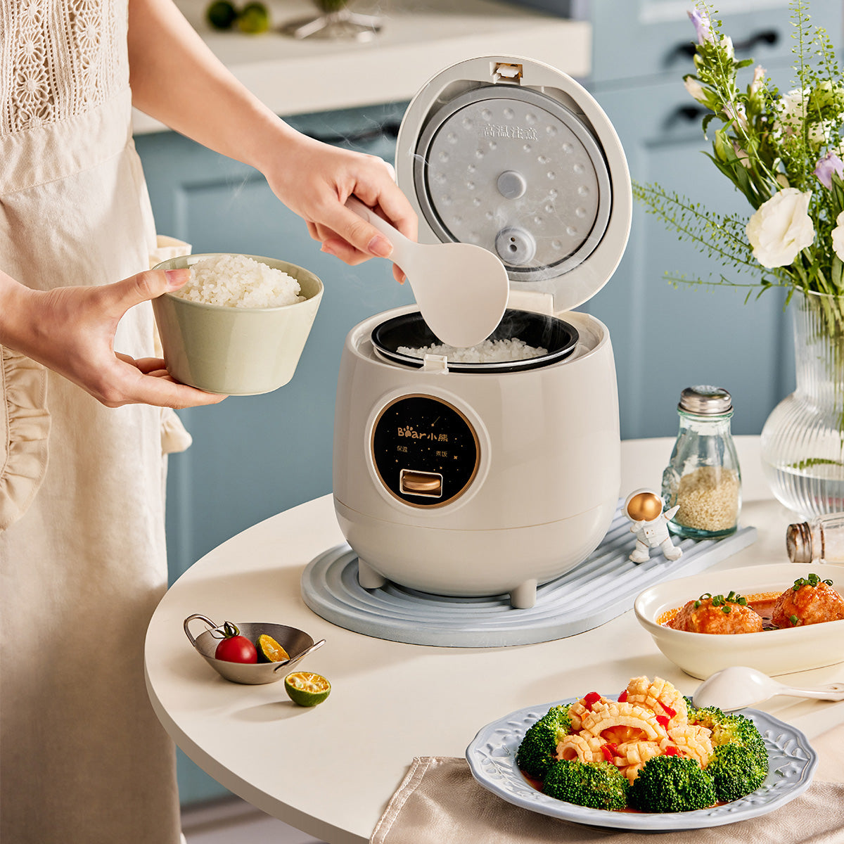 BEAR 1.2L Rice Cooker, Mini Rice Cooker with non-stick Inner Pot, Compact & Portable (DFB-B12W1)